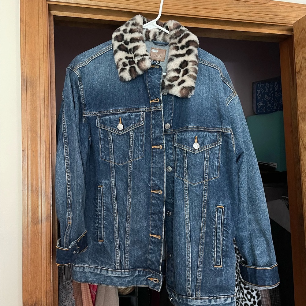 Urban Outfitters - BDG Demin Jacket, Cheetah Collar, Size M